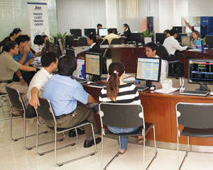Doanh nghiệp lớn tiếp tục chào sàn